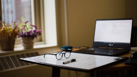 Featured Image for 3 Free AI Letter of Recommendation Generators for Teachers