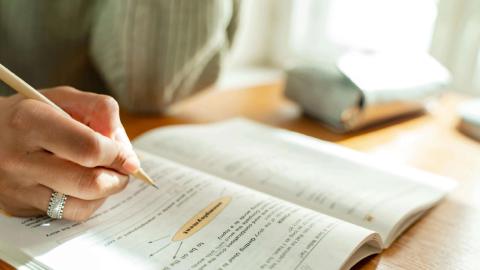 Featured Image for 7 Best Free Coursology AI Alternatives for Homework in 2025
