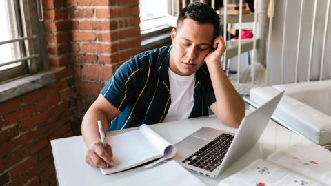 Featured Image for How to Write an Email to a College Admissions Office: Tips & Templates