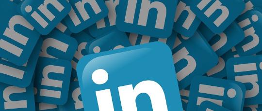 Featured Image for How to Post On LinkedIn: Steps & Best Practices