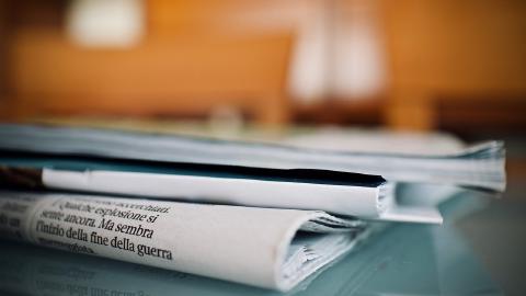 Featured Image for How to Summarize an Article With AI Summarizers & ChatGPT
