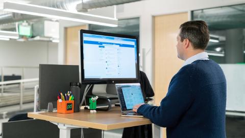 Featured Image for The Ultimate Guide to LinkedIn InMail: How to Responder Faster With InMail