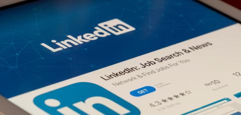 Featured Image for 7 Free LinkedIn Introduction Message Templates You Need To Use Today