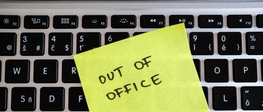 Featured Image for 8 Best 'Out Of Office' Email Templates For Every Situation