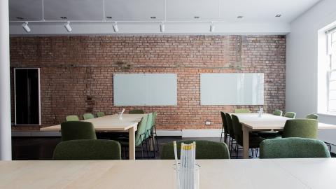 Featured Image for 5 Out of Office Email Examples & Templates in 2025