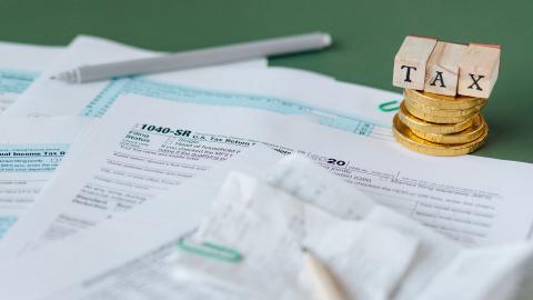 Featured Image for Simplifying Compliance Management and Legal Processes With Text Blaze