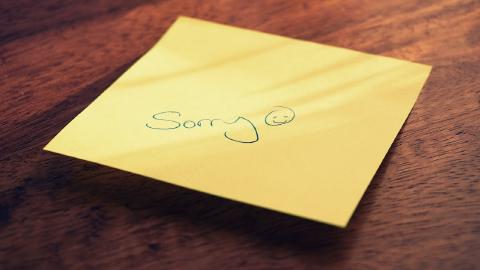 Featured Image for How to Professionally Say 'Sorry For the Late Response' in 2025