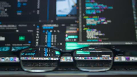 Featured Image for Spreadsheet vs Database: What's the Difference?