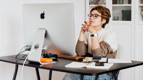 Featured Image for How to Use Templates to Create Professional and Effective Emails